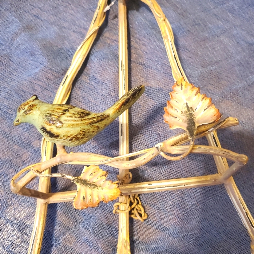 Picture Stand With Green and Brown Bird With Leaves (Metal)
